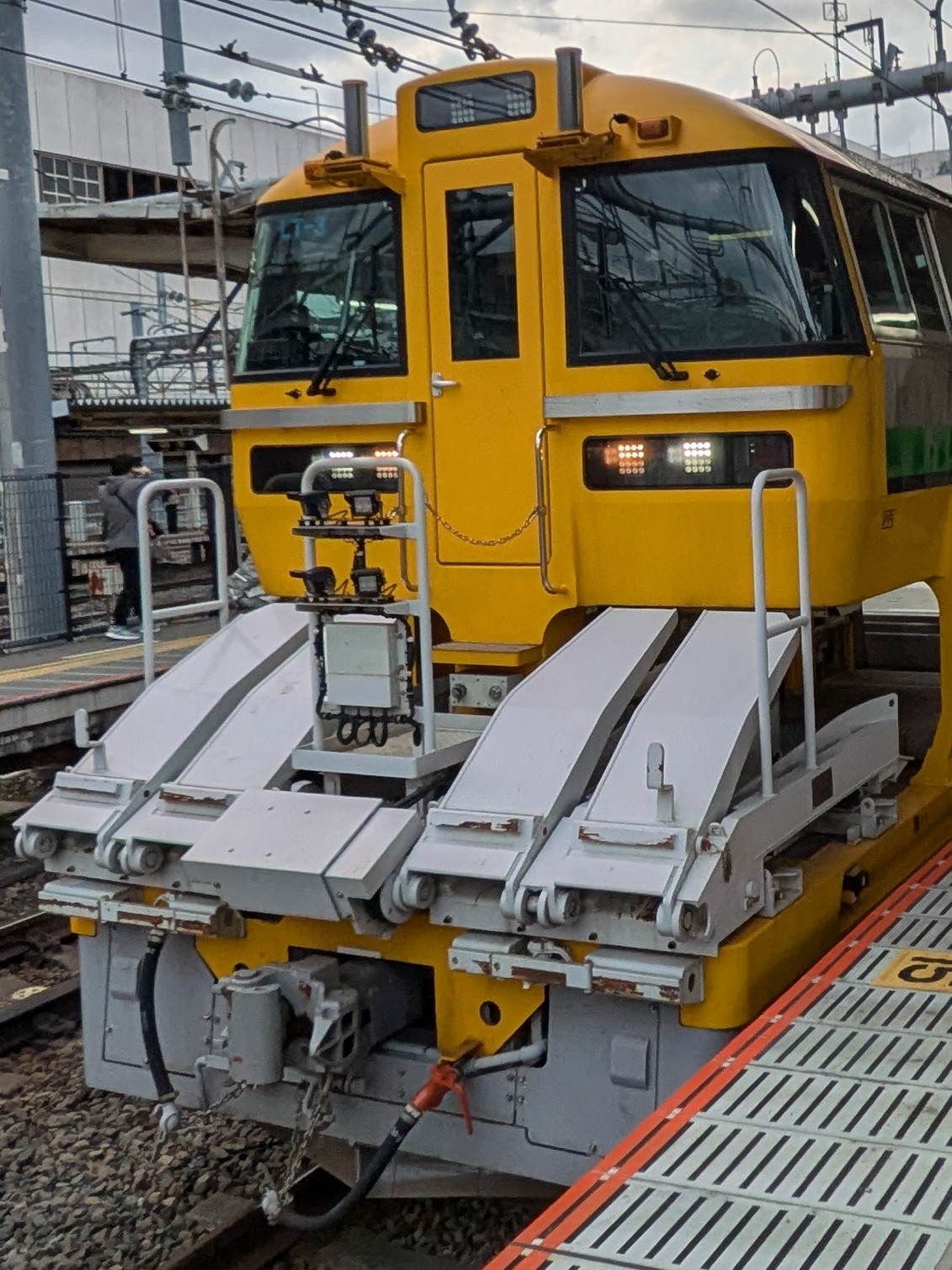 E195-LT-3.jpg
