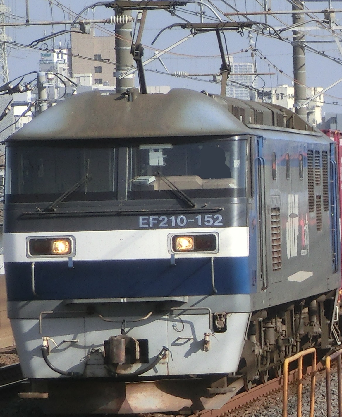 EF210-152.jpg