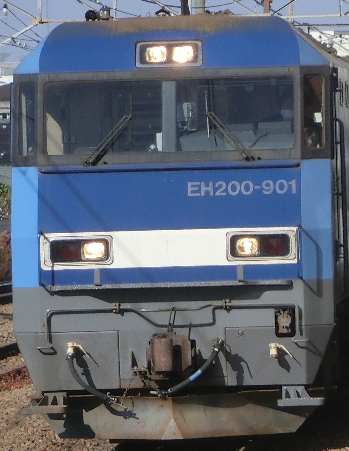 EH200-901.jpg