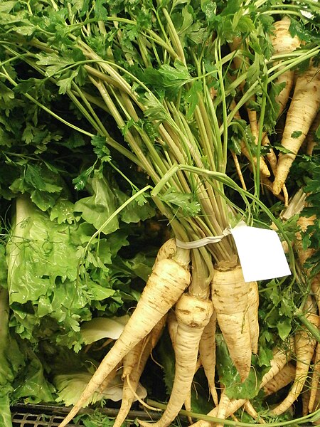 Parsnips_with_greens.jpg
