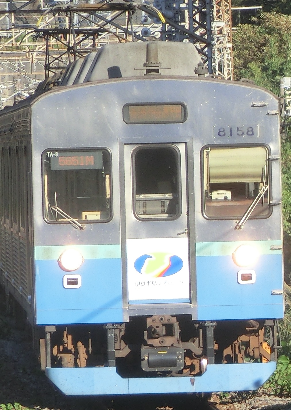 Iz8000TA8-4.jpg