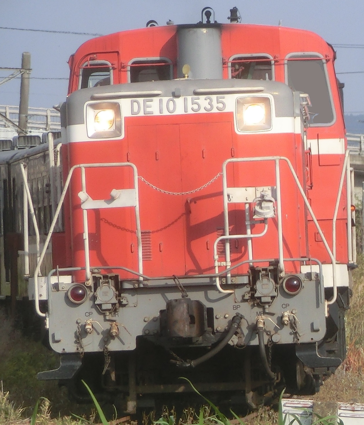 DE10-1535-2.jpg