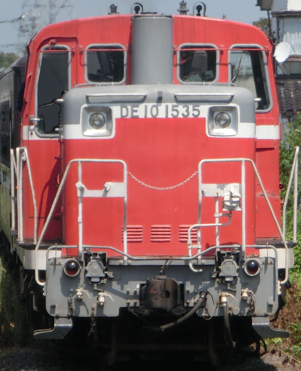 DE10-1535-9.jpg