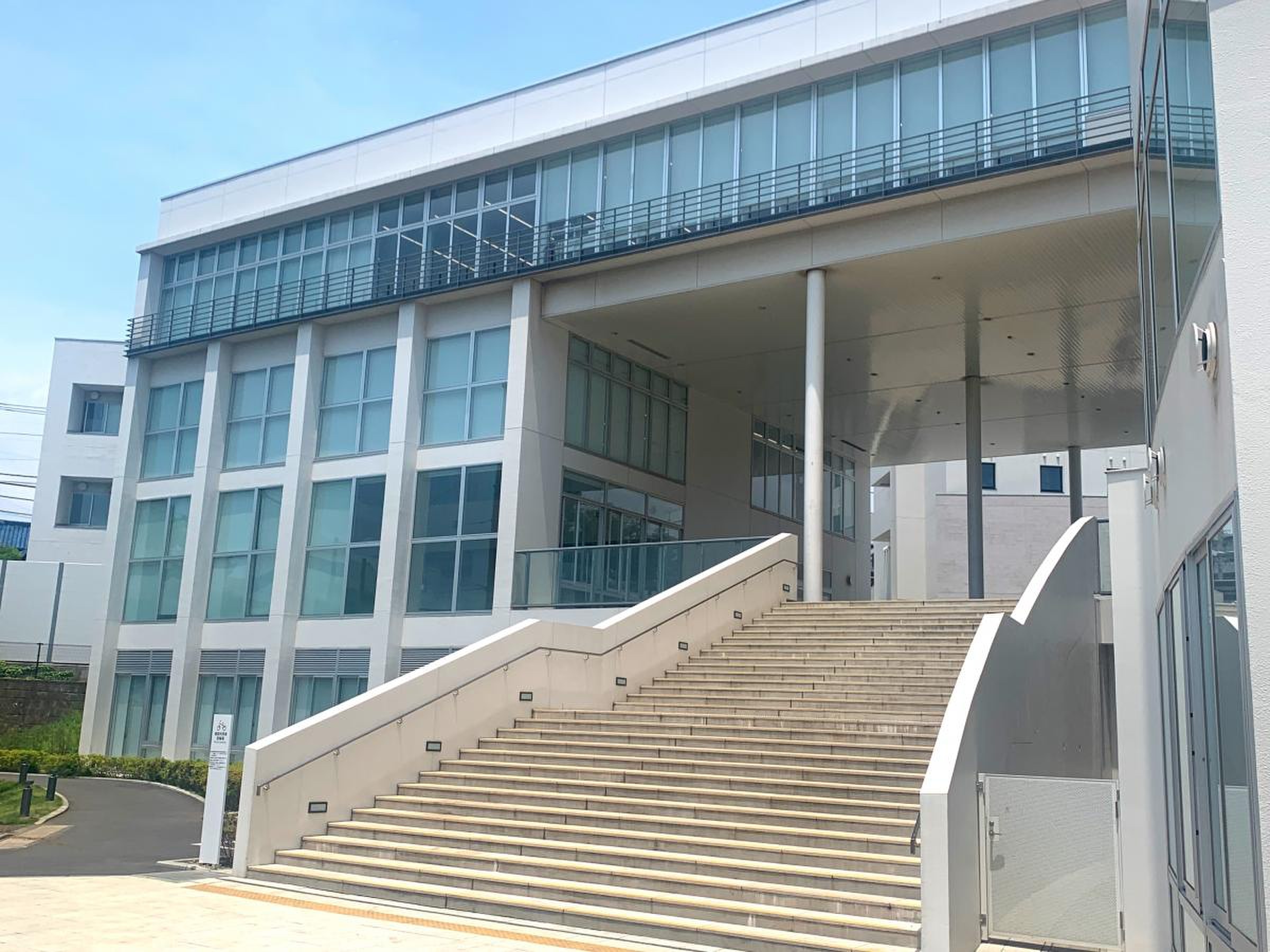 習志野市立中央図書館.jpg